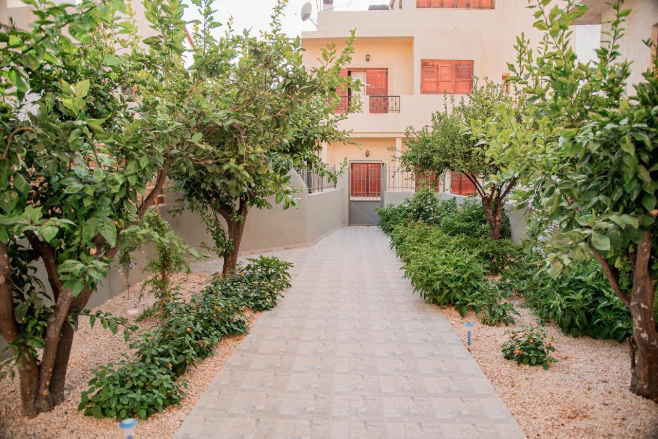 Athina Secret Apartments Adults Only Heraclión Exterior foto